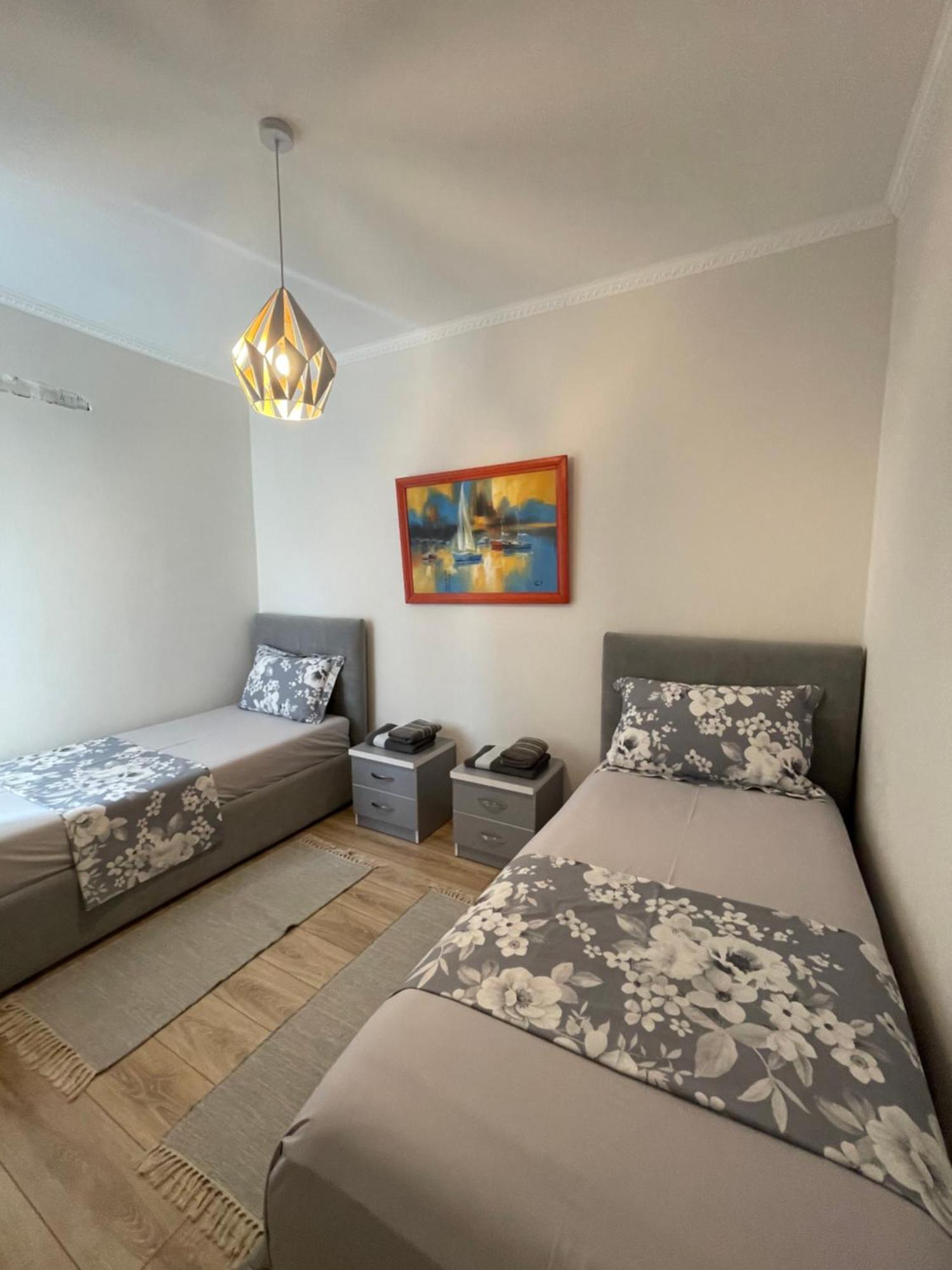Peak Apartment Modern Durres City Centre #2 מראה חיצוני תמונה